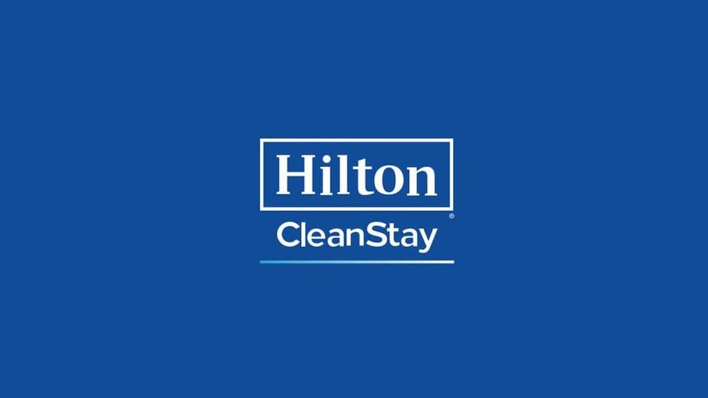 Hilton Garden Inn Frankfurt Airport Frankfurt am Main Bagian luar foto Hilton CleanStay