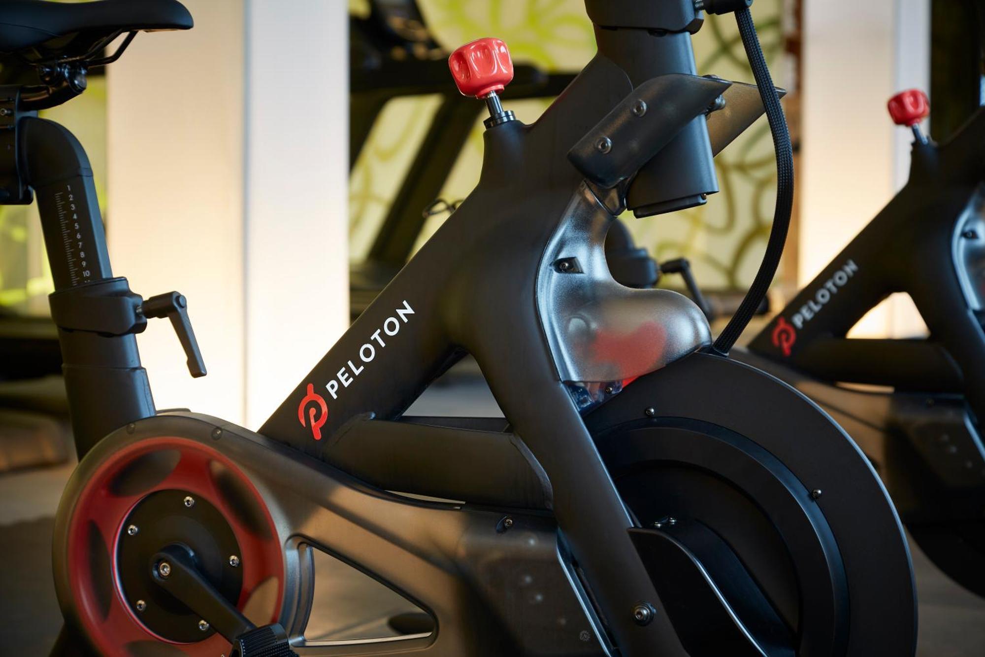 Hilton Garden Inn Frankfurt Airport Frankfurt am Main Bagian luar foto Peloton