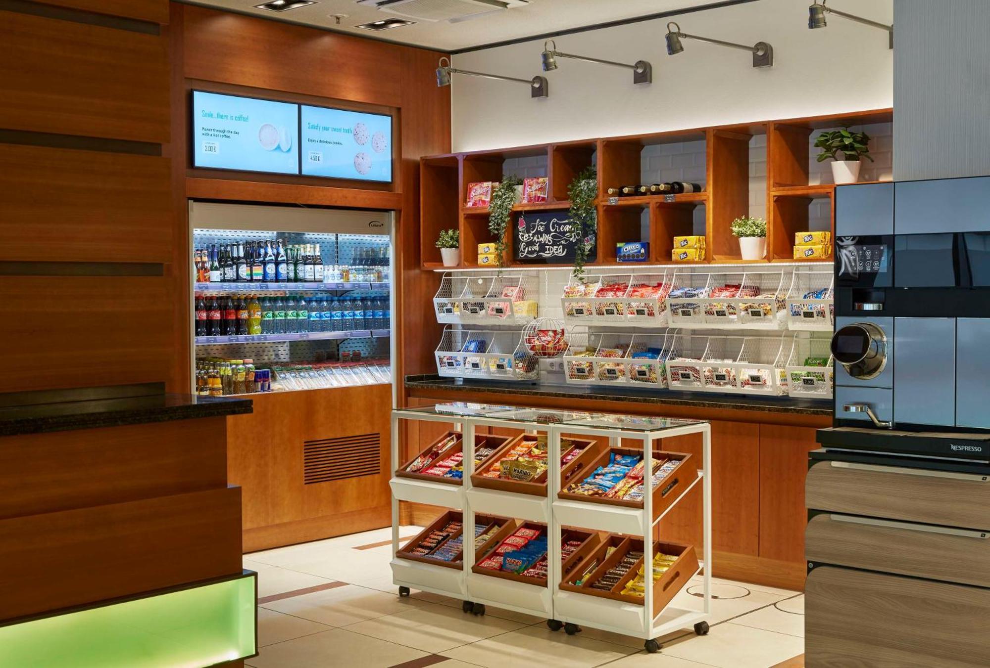 Hilton Garden Inn Frankfurt Airport Frankfurt am Main Bagian luar foto The coffee shop at the hotel