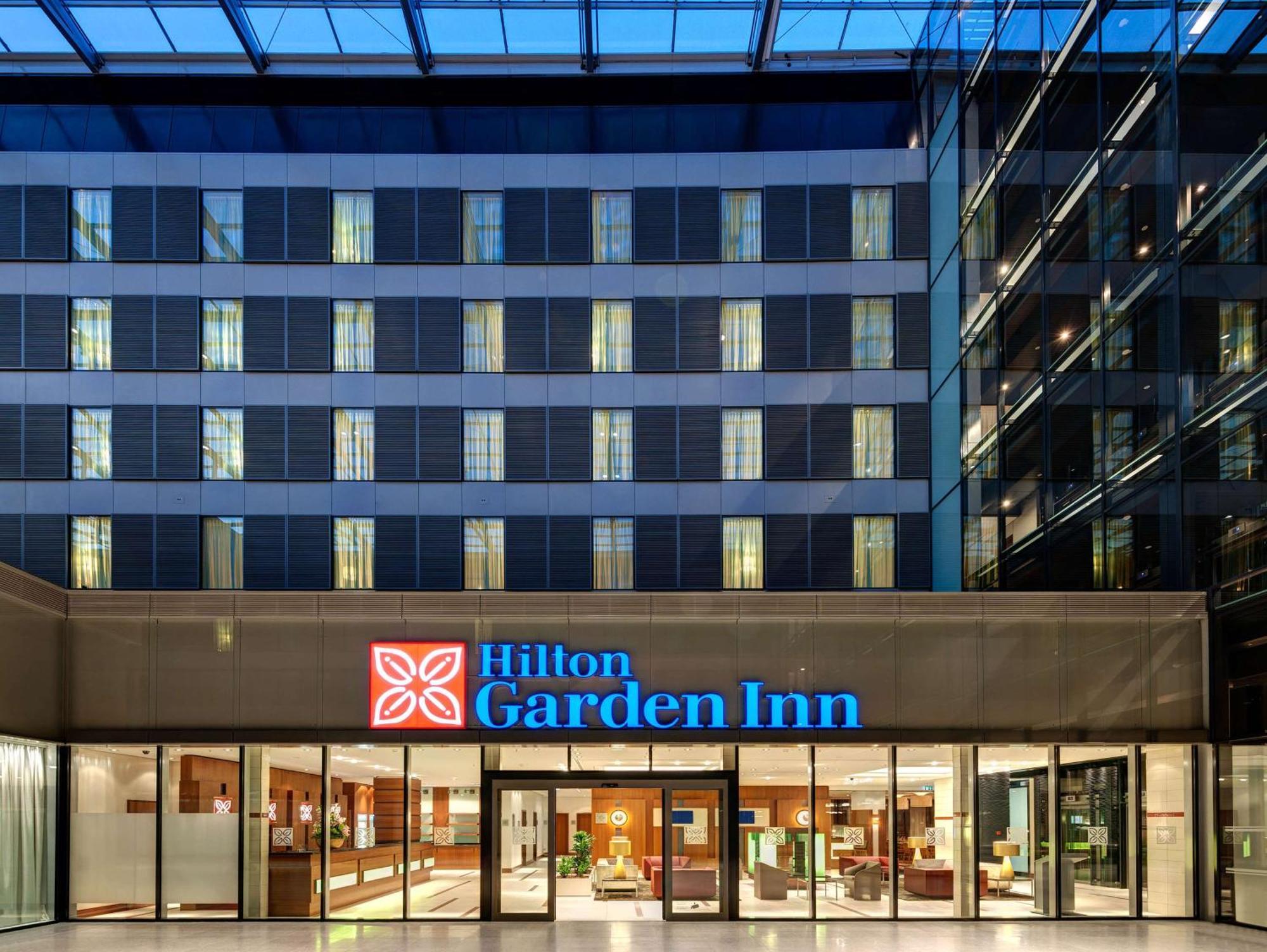 Hilton Garden Inn Frankfurt Airport Frankfurt am Main Bagian luar foto Hilton Garden Inn