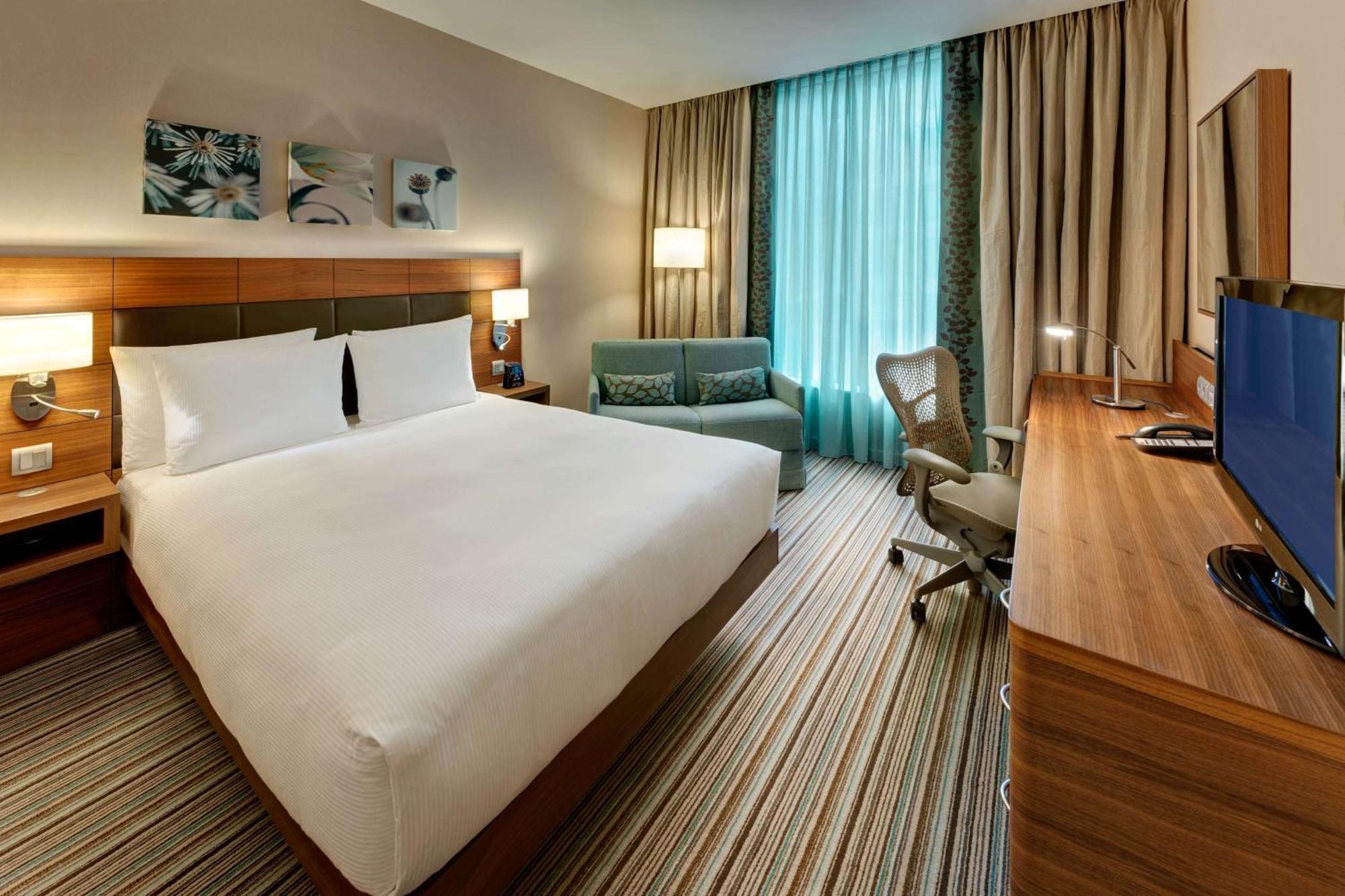 Hilton Garden Inn Frankfurt Airport Frankfurt am Main Bagian luar foto